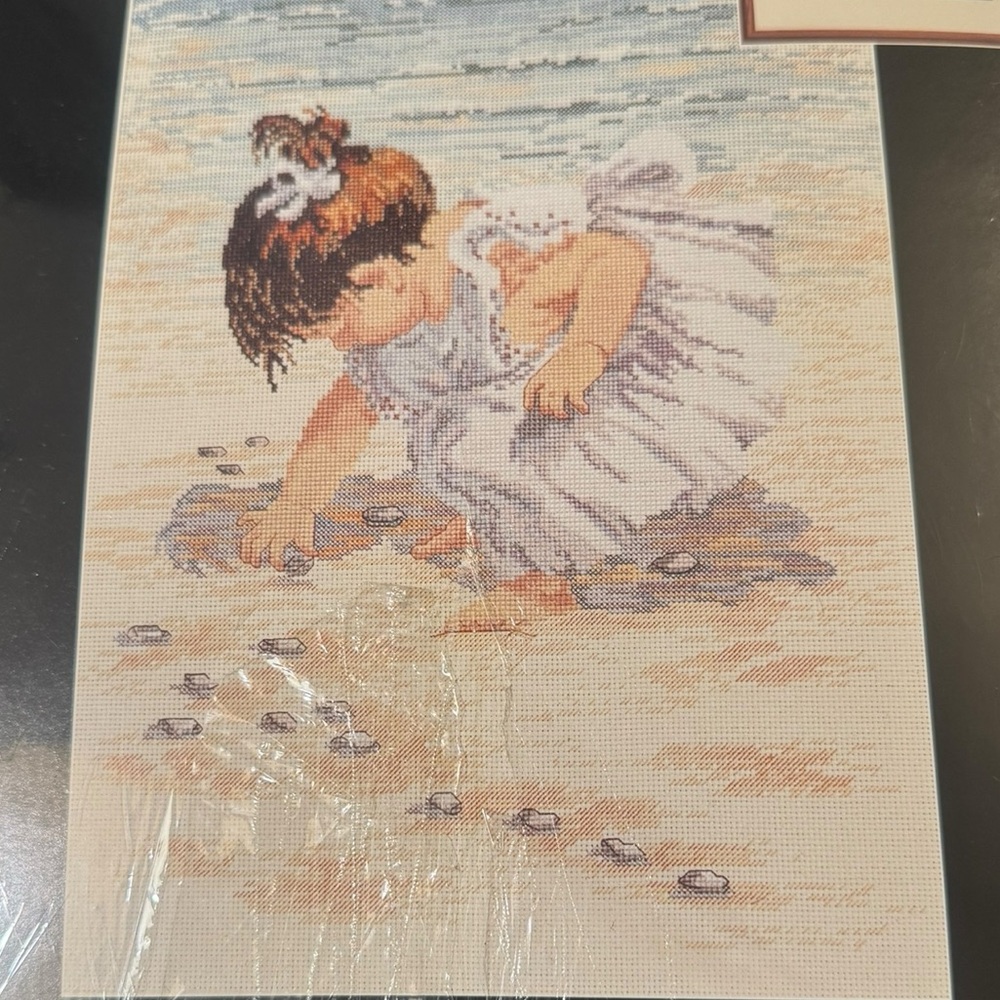 Janlynn Collecting Shells Cross Stitch Kit - Picture 3 of 6